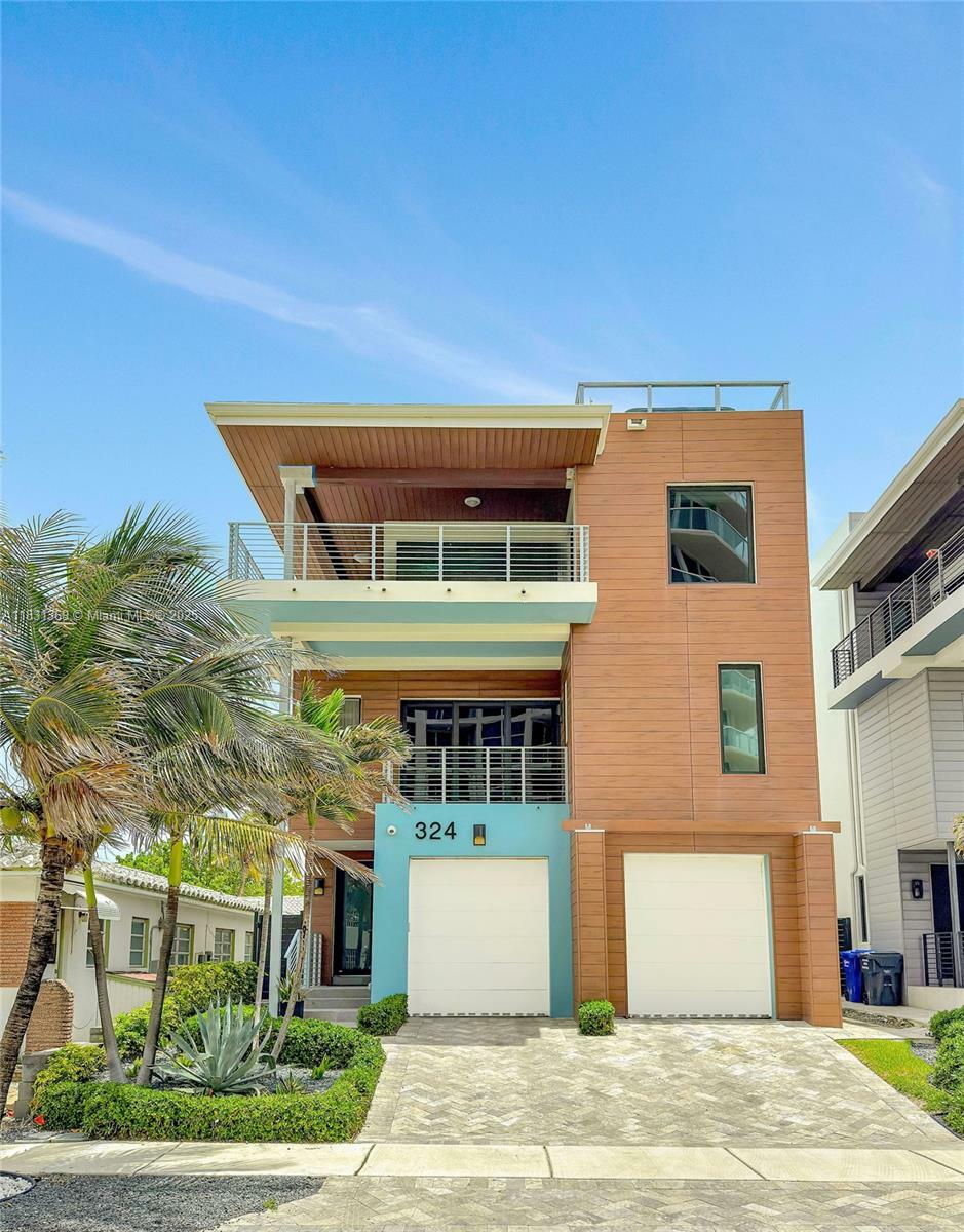 324 Balboa St  Hollywood FL 33019 photo