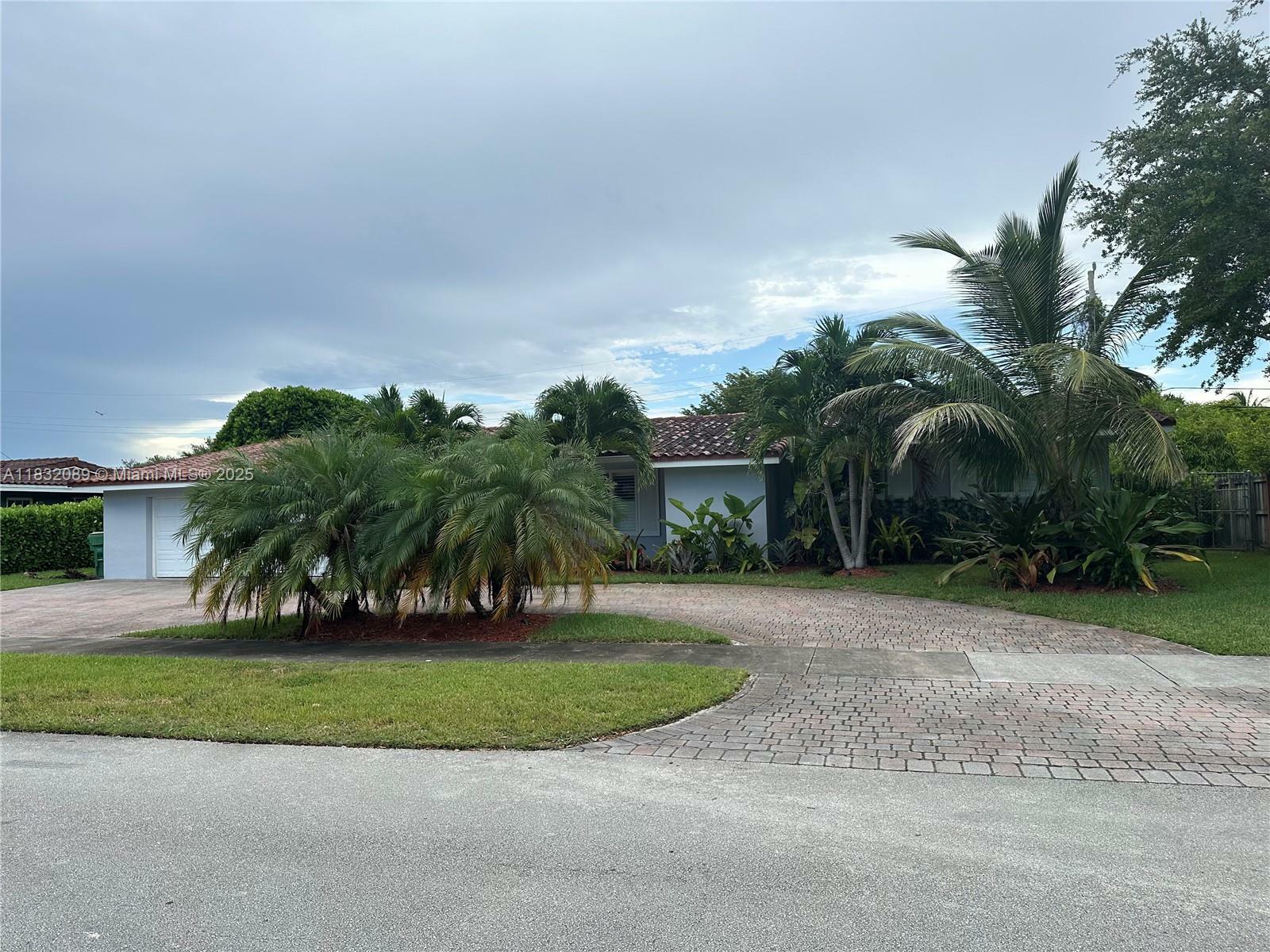 Property Photo:  8821 SW 87th St  FL 33173 