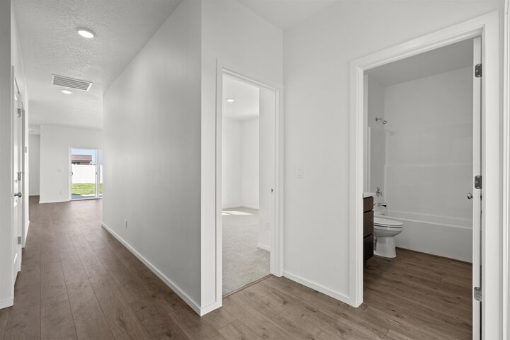 Property Photo:  411 N Arcadia Ave  WA 99006 