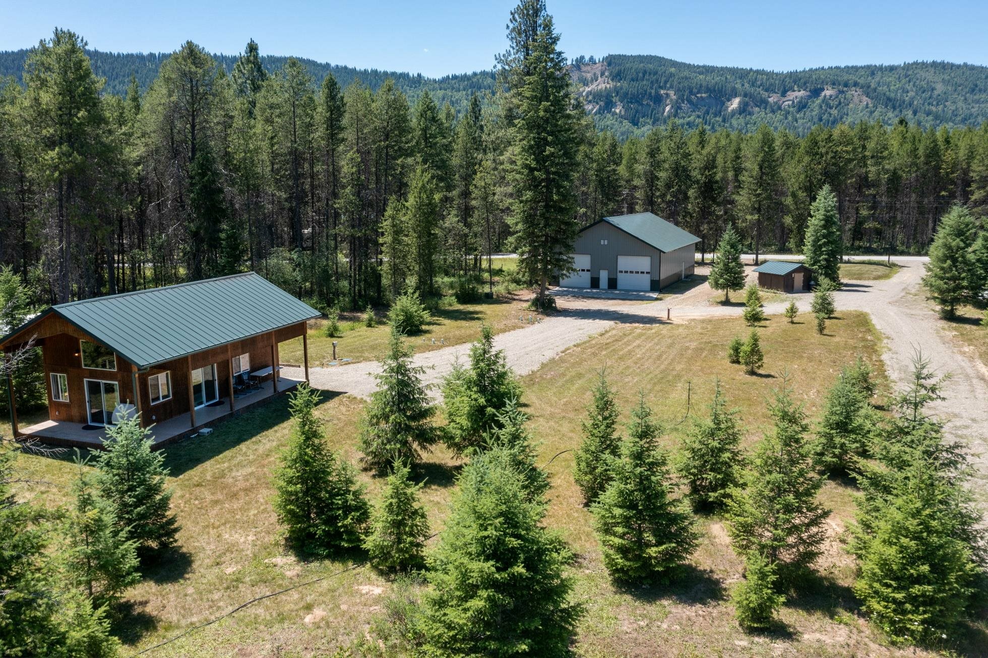 Property Photo: 845 E Joyner Dr WA 99119