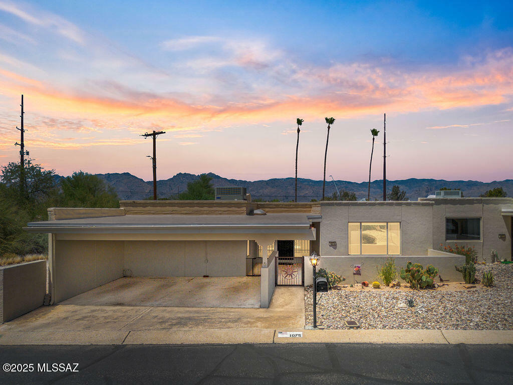 Property Photo: 1075 N Caribe Avenue AZ 85710