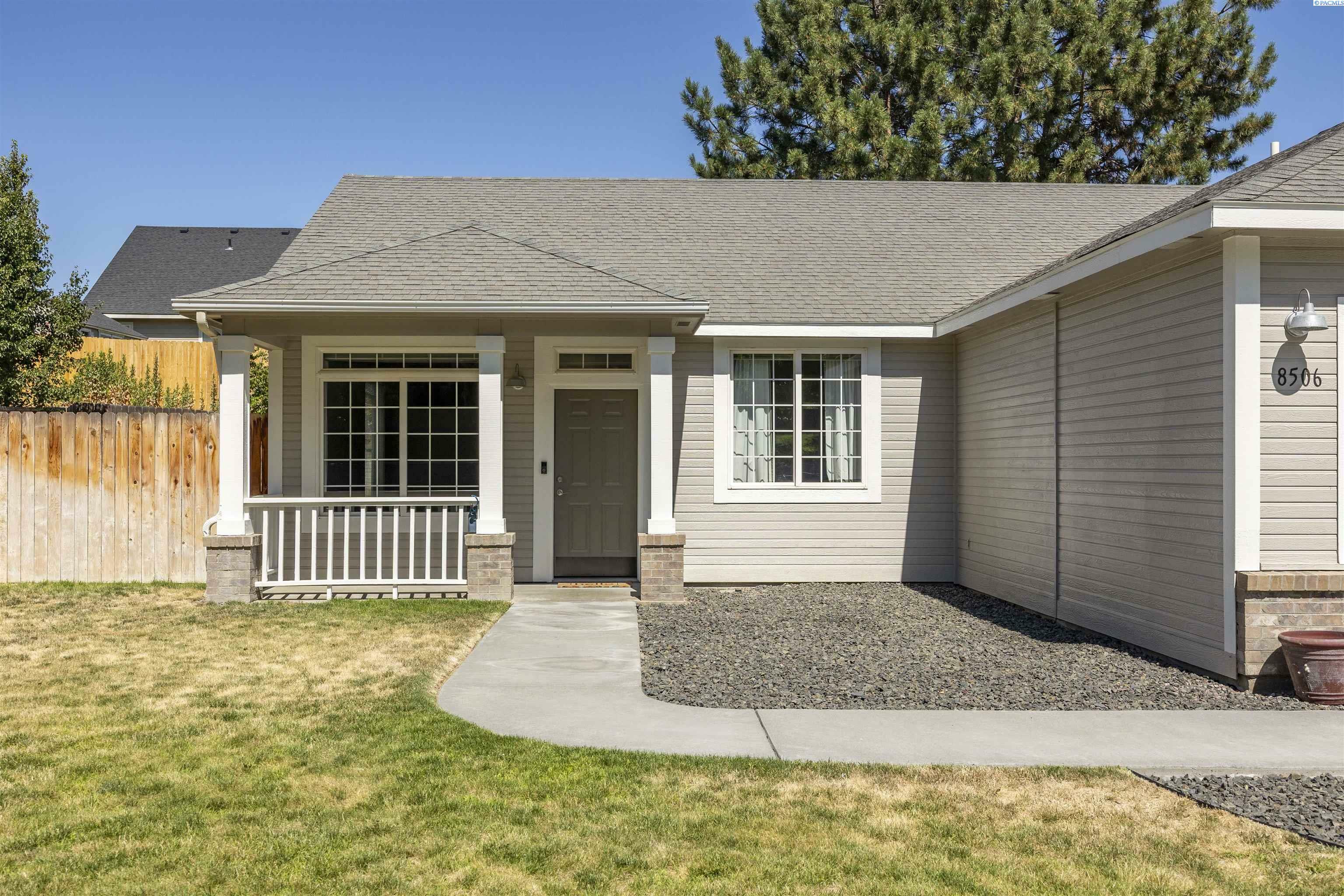 Property Photo: 8506 W Klamath Ave WA 99336
