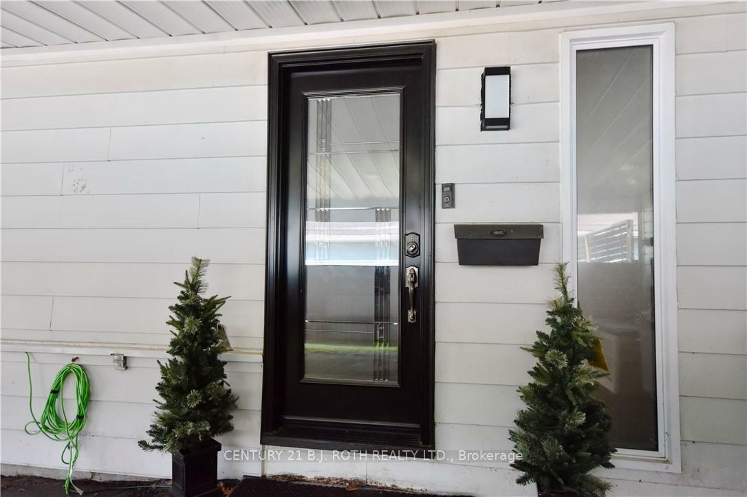 Property Photo:  624 Bayview Drive  ON L4R 2P5 