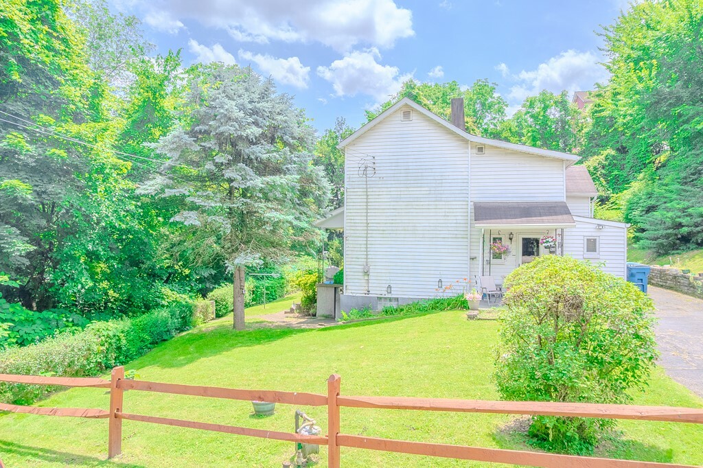 Property Photo: 93 Semmens St PA 15145