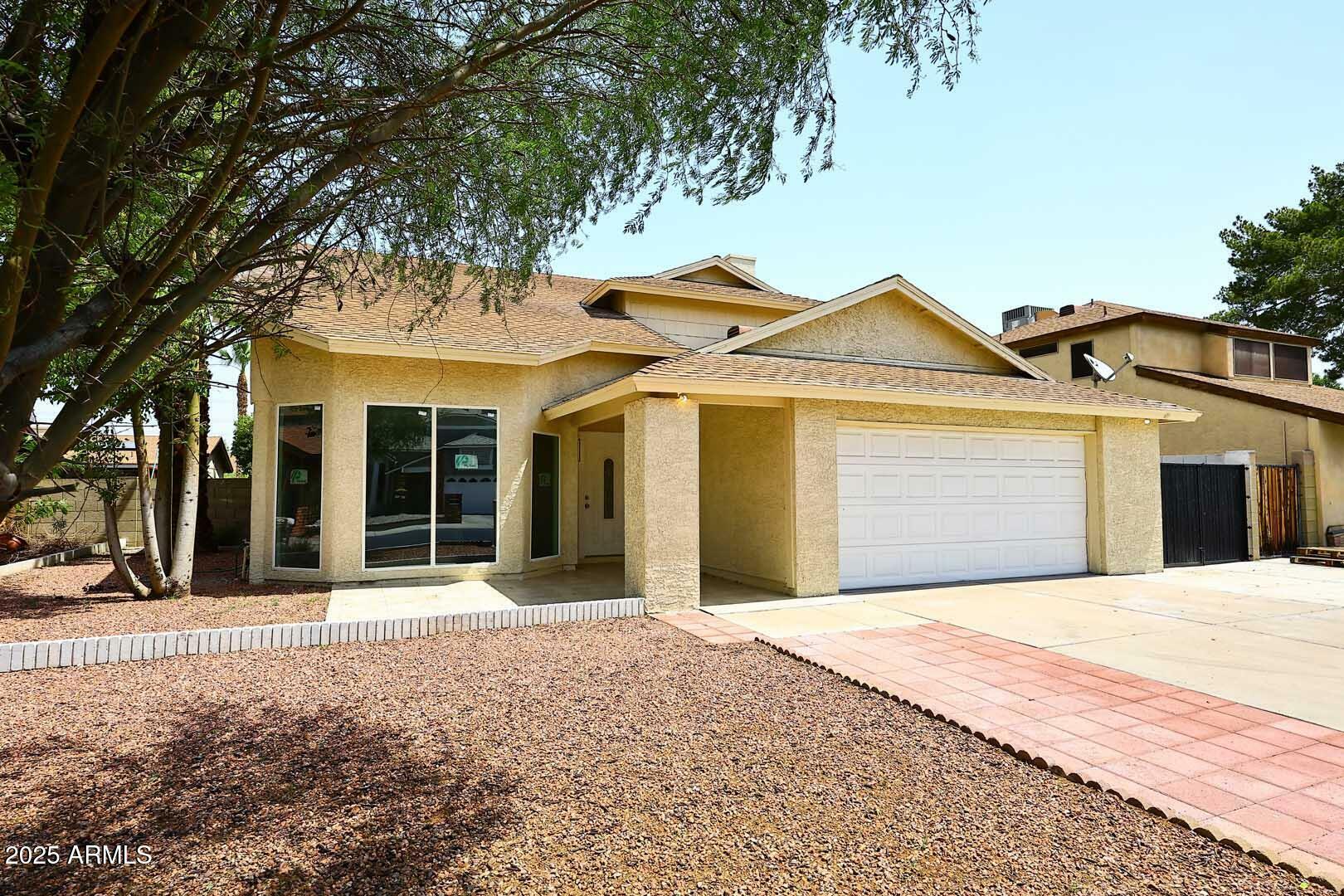 Property Photo: 5320 W Desert Hills Drive AZ 85304