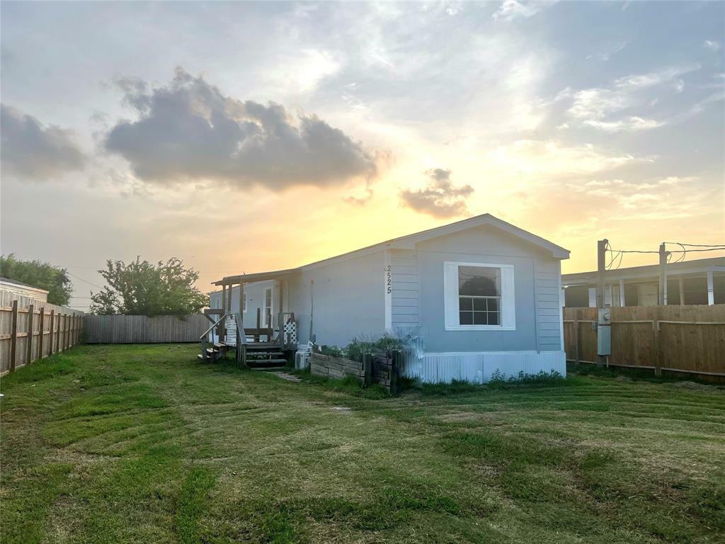 Property Photo: 2525 Oyster Creek Bend TX 77541