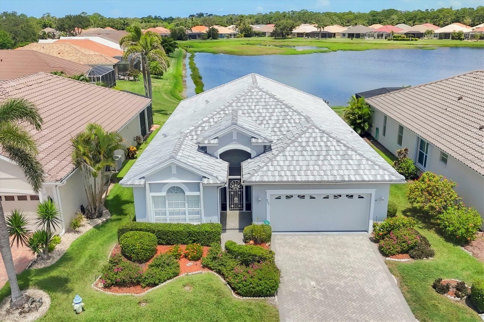 Property Photo: 809 Derbyshire Drive FL 34285