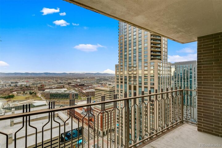 Property Photo: 1020 15th Street 28M CO 80202