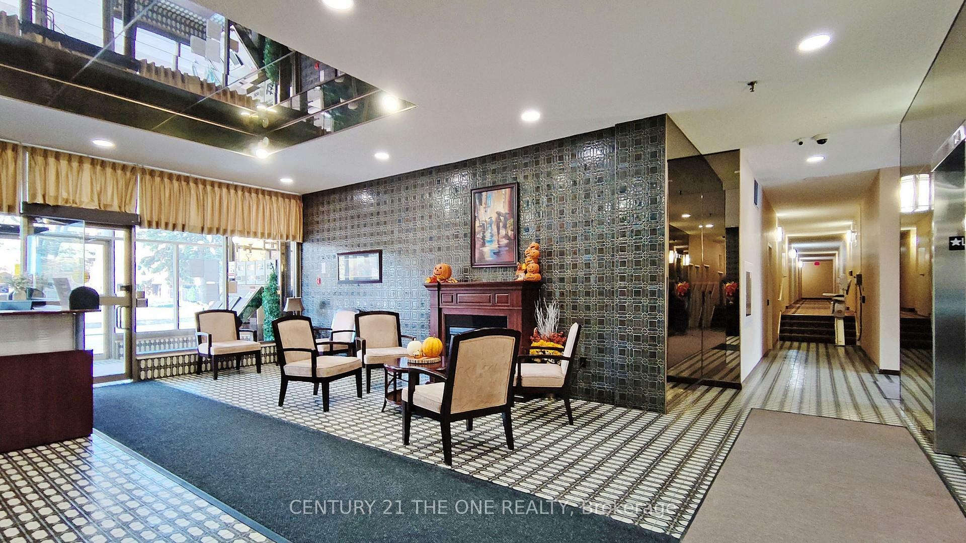 Property Photo:  121 Ling Road 808  ON M1E 4Y2 