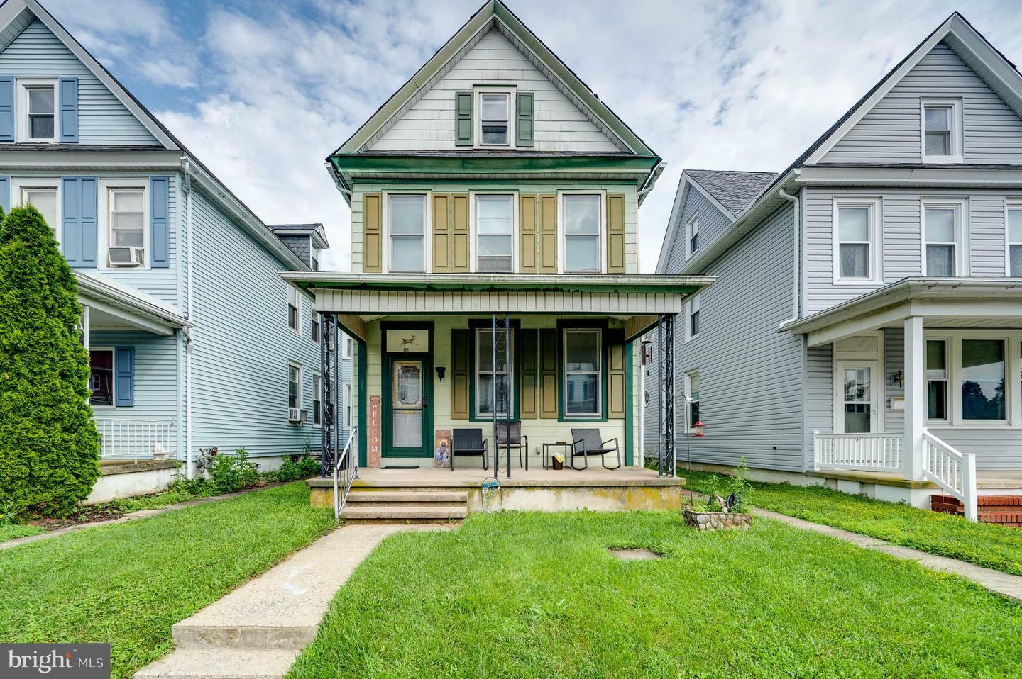 121 E Washington Street  Fleetwood PA 19522 photo