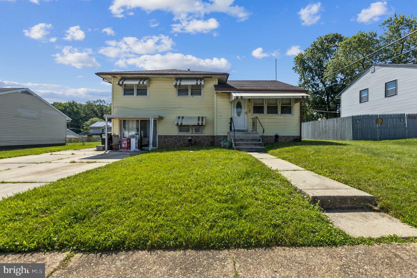 Property Photo:  115 Karlyn Drive  DE 19720 