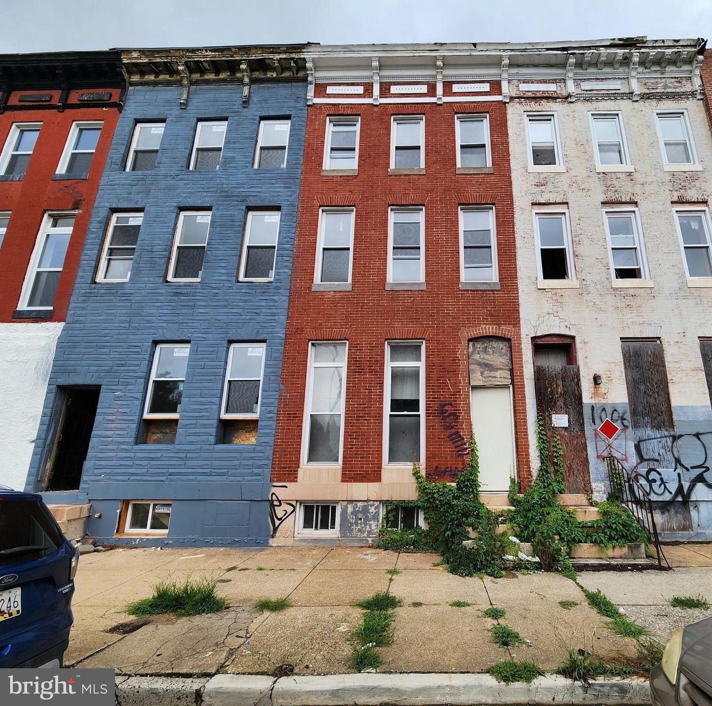 Property Photo: 1004 E Preston Street MD 21202
