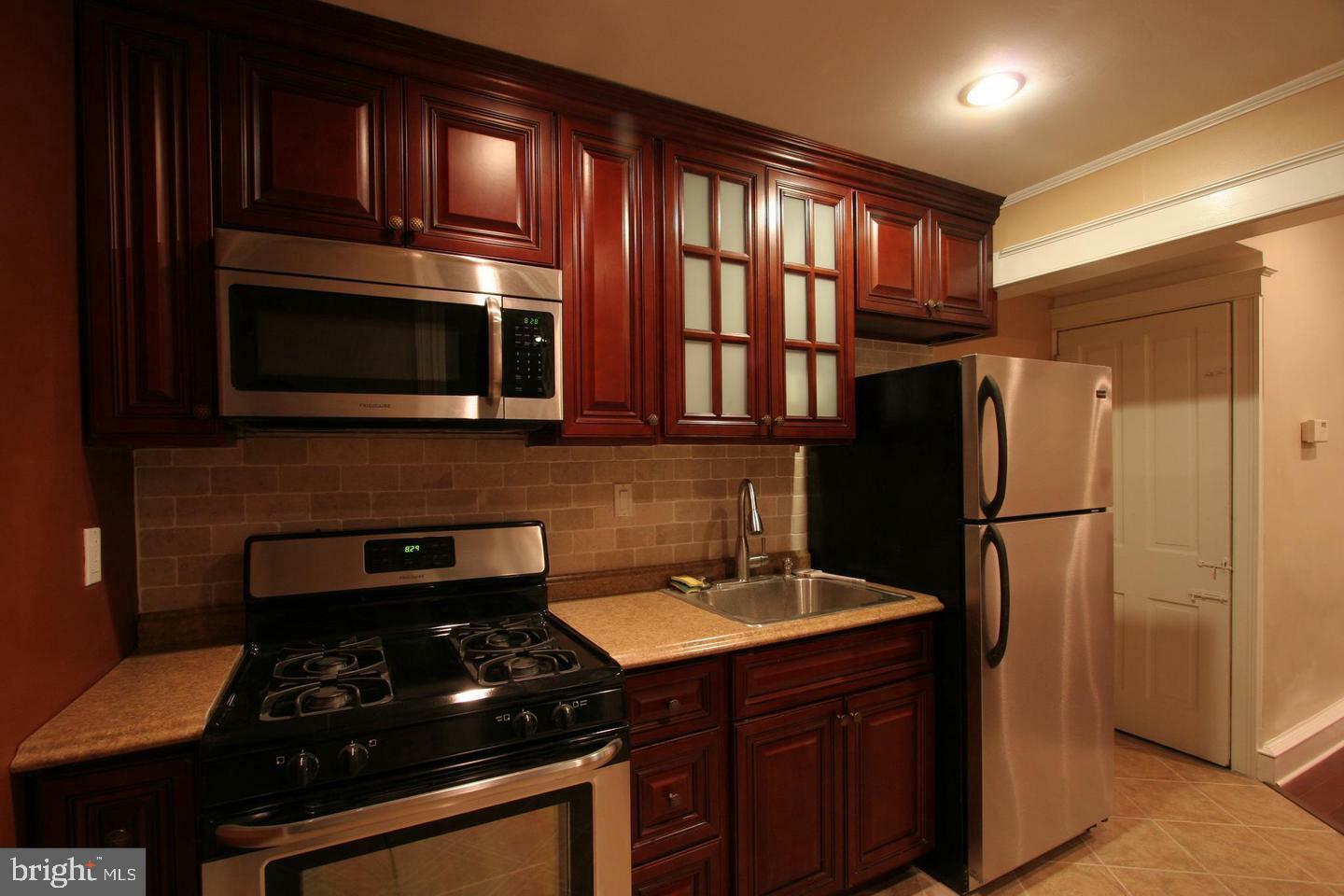 Property Photo:  208 W George Street  PA 19123 
