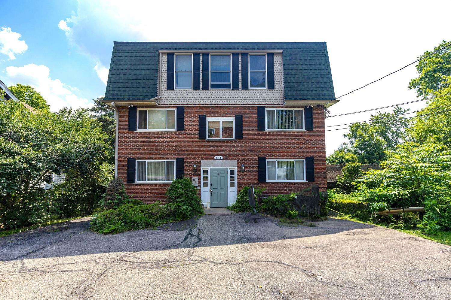 Property Photo: 942 Summit Avenue OH 45204