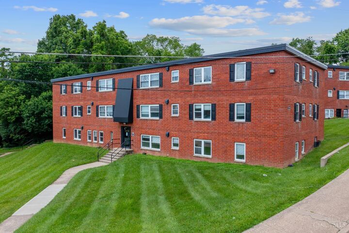 Property Photo:  5500 Glengate Lane  OH 45212 