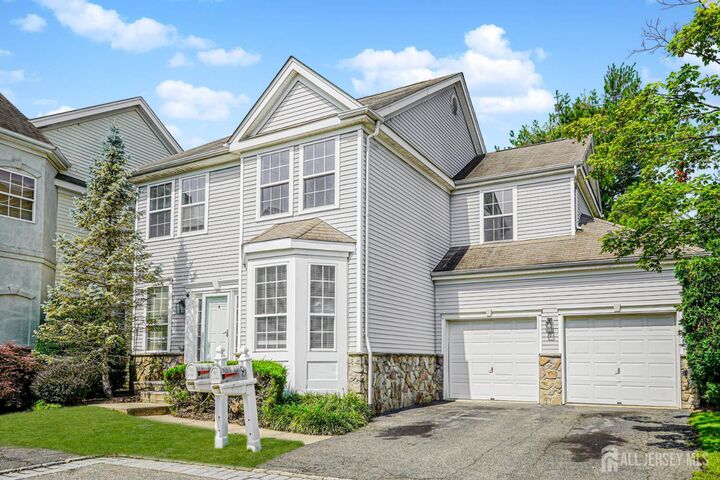 Property Photo:  