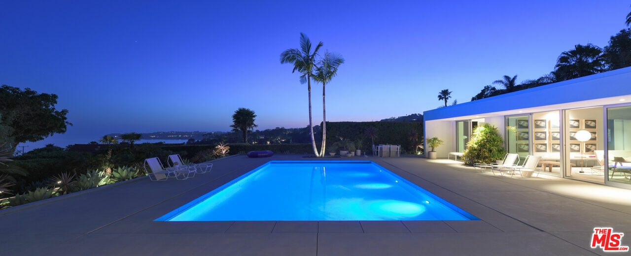 Property Photo: 27044 Sea Vista Dr CA 90265