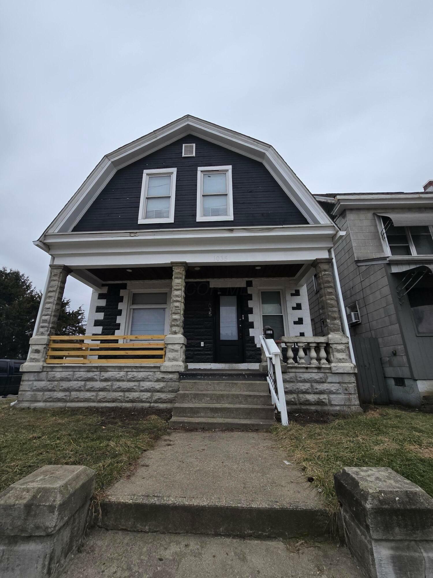 Property Photo: 1035 Sullivant Avenue OH 43223