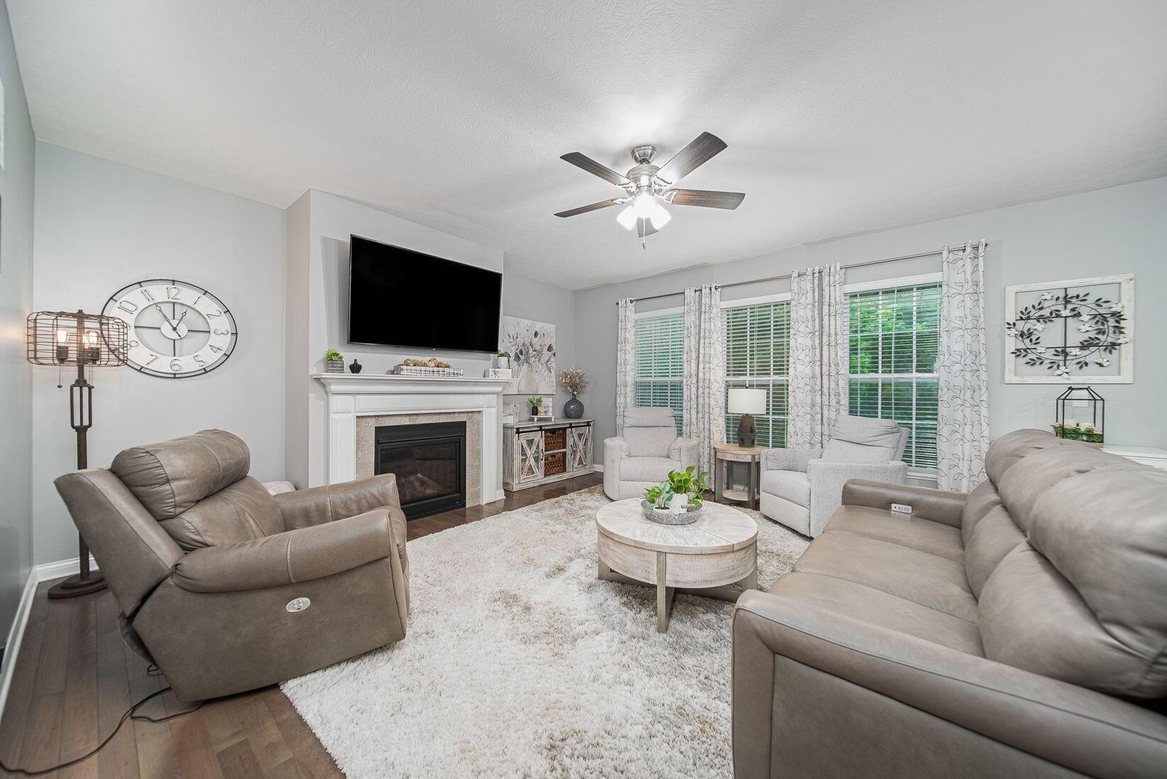 Property Photo: 1391 Leesland Drive OH 43081