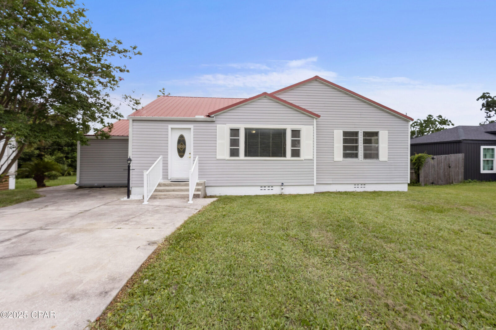 Property Photo: 210 N Cove Boulevard FL 32401