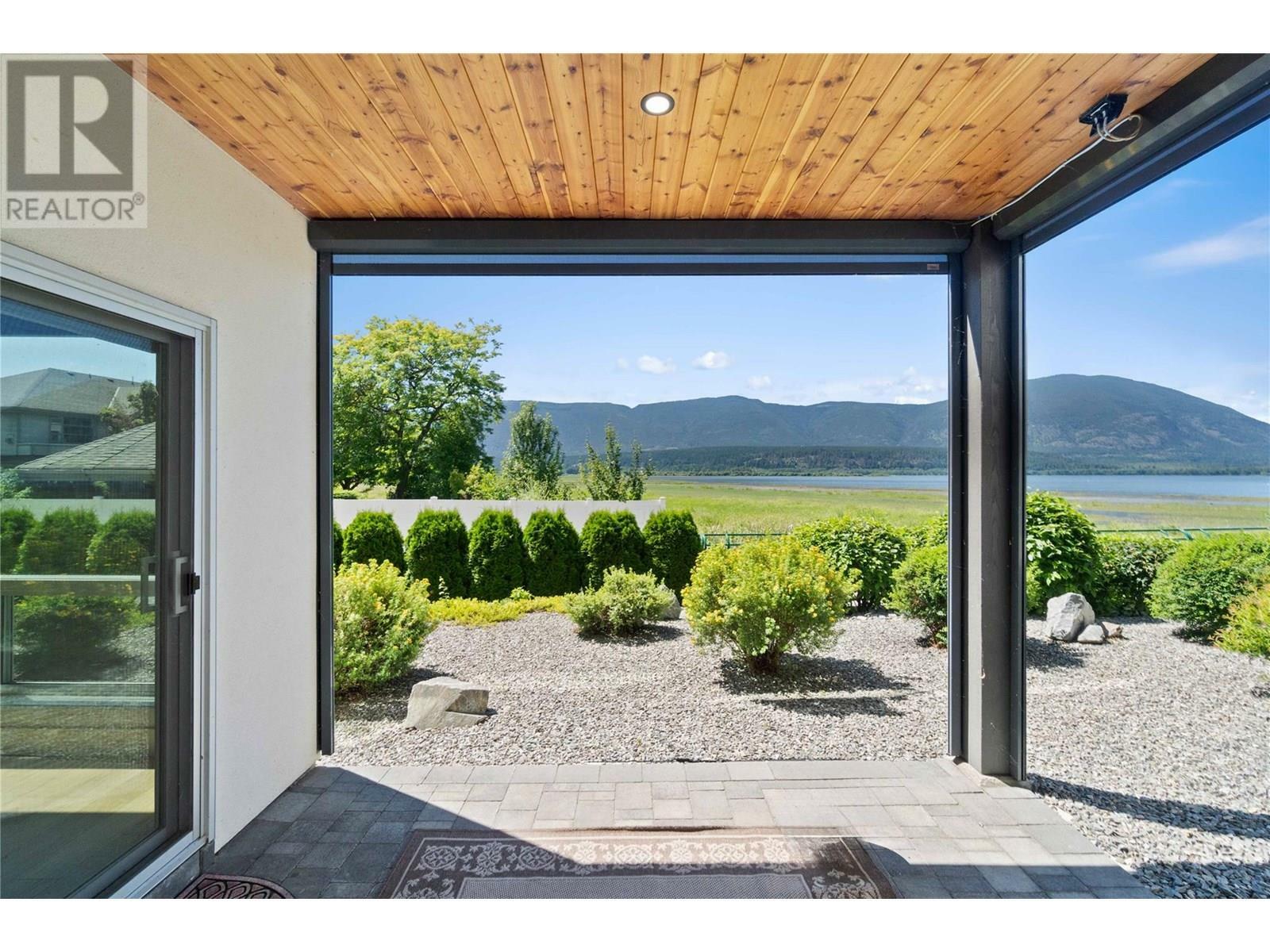 Property Photo: 121 Harbourfront Drive Northeast 3 BC V1E 2T3