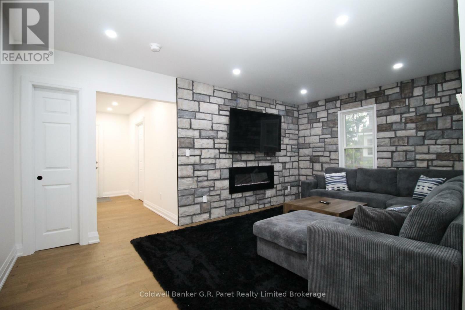 Photo de la propriété: 217 Forest Street West ON N1A 1P2