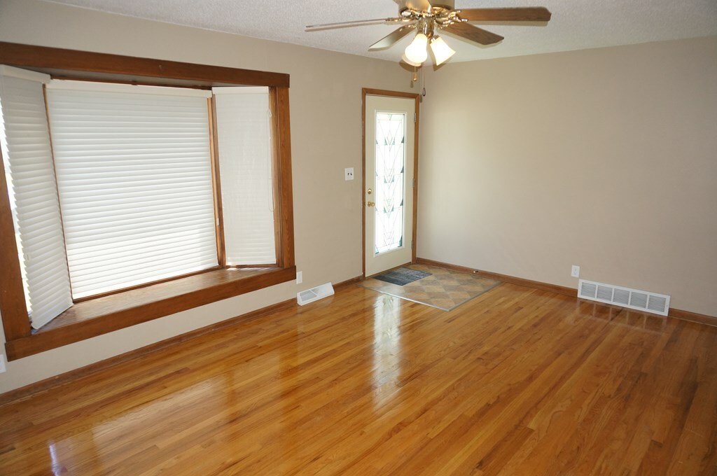 Property Photo: 2614 19th Ave N IA 50511