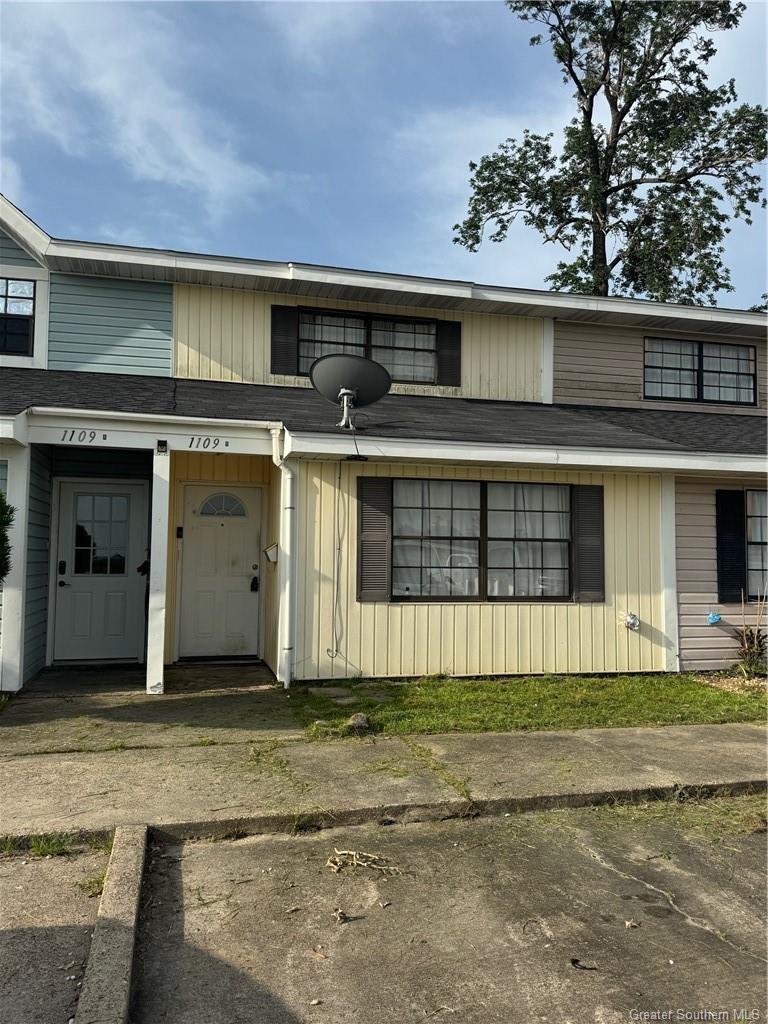1109 Deesport Street B  Lake Charles LA 70601 photo