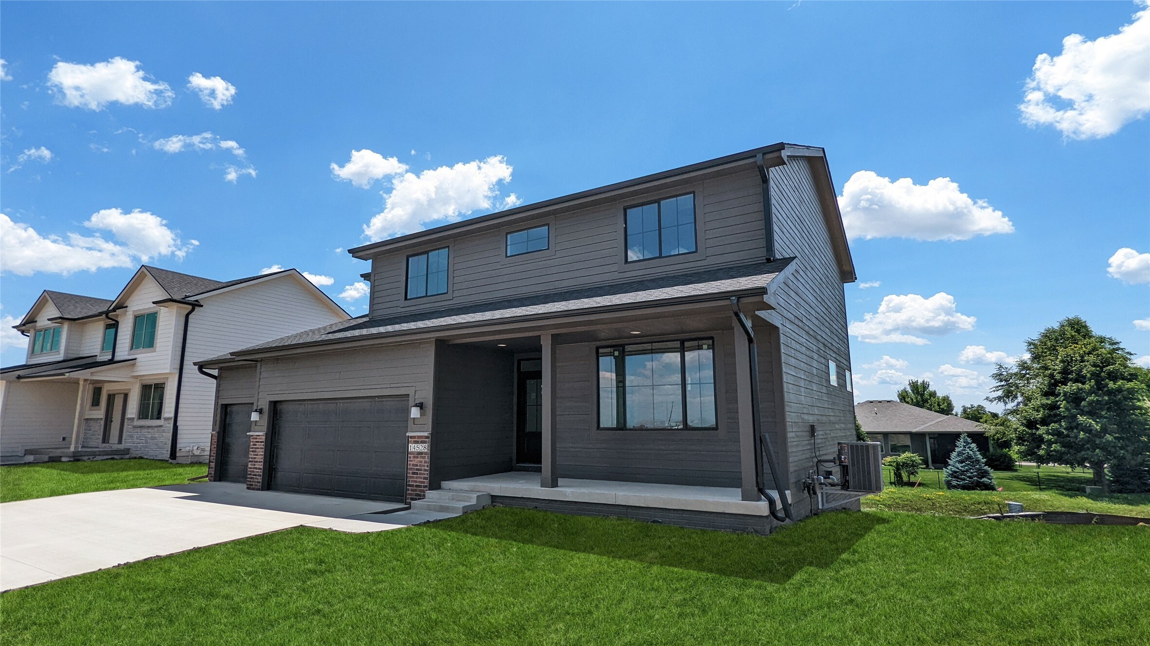 Property Photo:  14528 North Valley Drive  IA 50323 