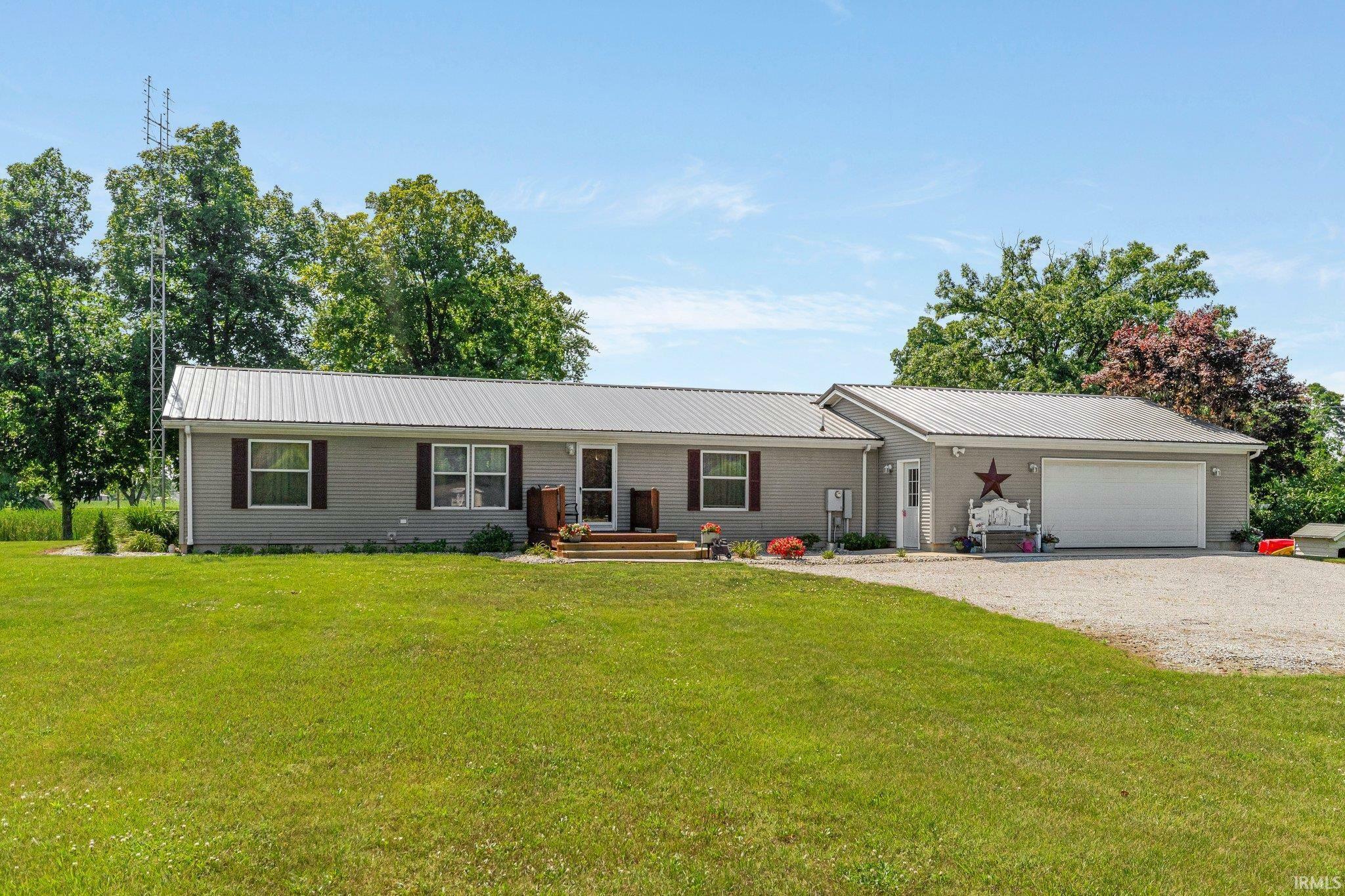 Property Photo: 6261 N Thistle Downs Ln IN 46776
