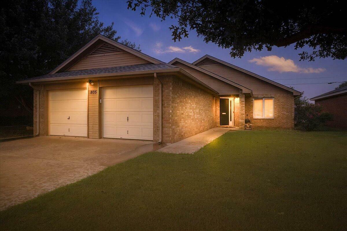 Property Photo: 805 S 23rd Street TX 79364