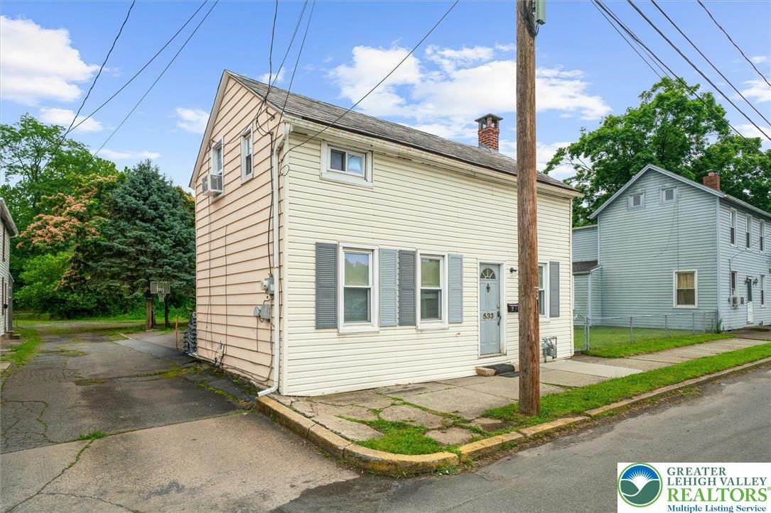 Property Photo:  533 Main Street  PA 18017 