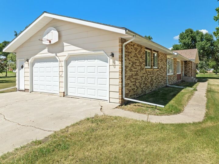 Property Photo:  495 2nd Ave  ND 58762 