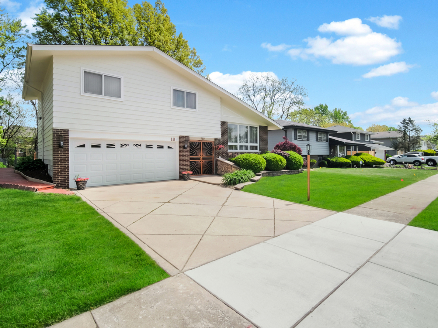 Property Photo:  18 E 155th Place  IL 60473 