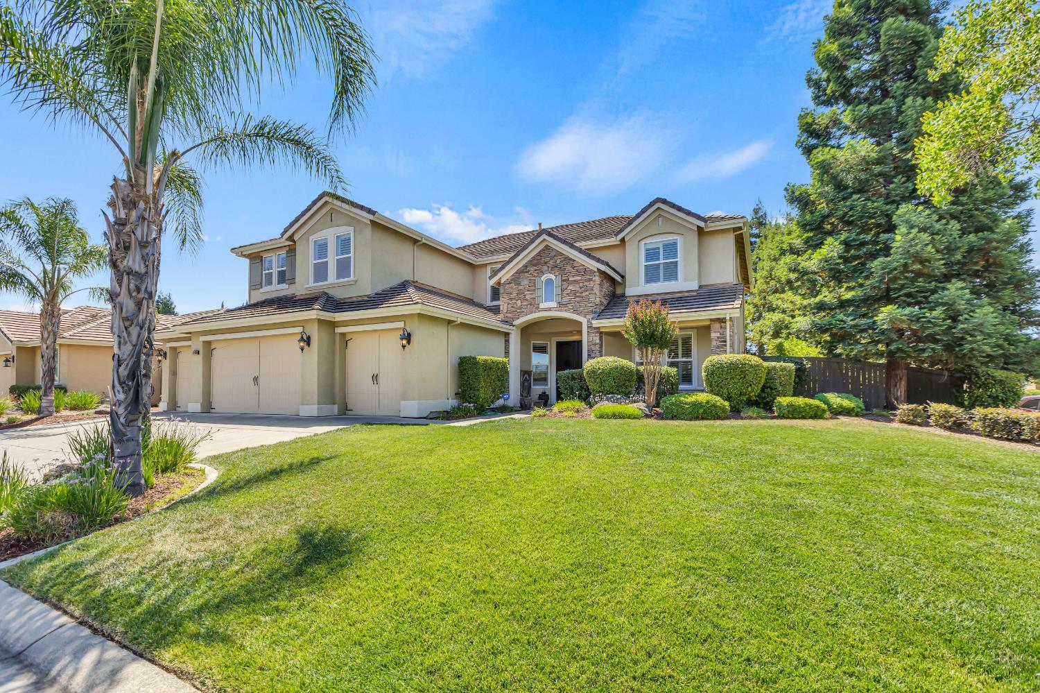 Property Photo: 1456 Oak Hill Way CA 95661