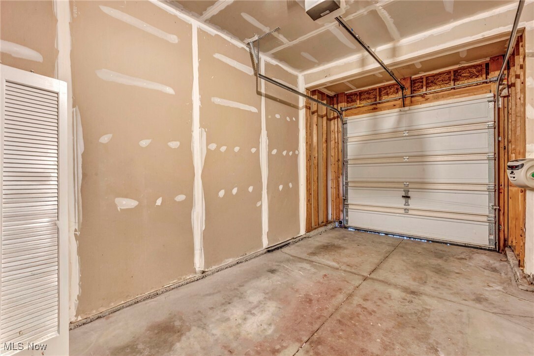 Property Photo: 1514 Wellingshire Circle OH 44221