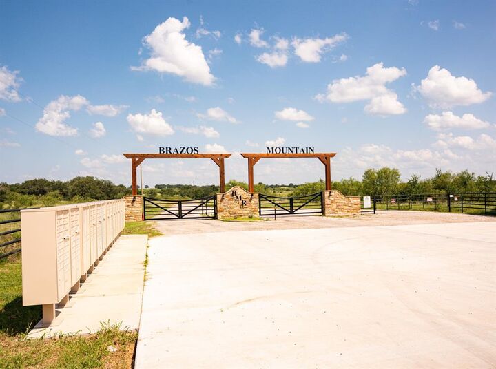 Property Photo:  3600 Pleasant Valley Road  TX 76067 