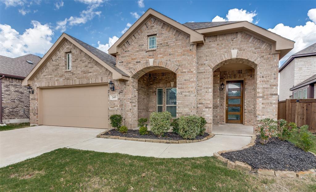 Property Photo: 2605 Henley Way TX 76084
