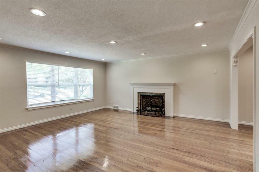 Property Photo: 6943 Bob O Link Drive TX 75214