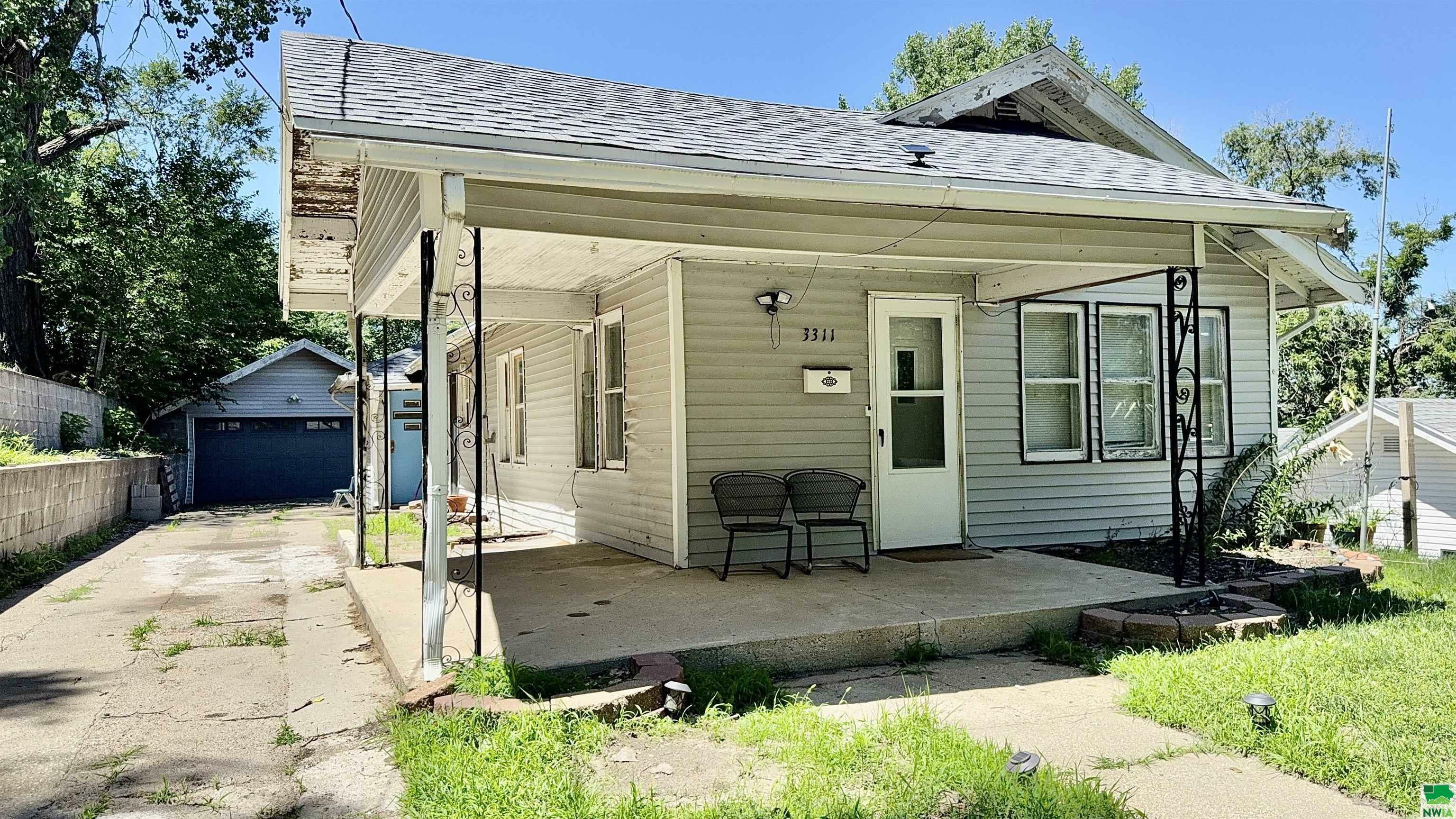 Property Photo: 3311 Virginia Street IA 51104