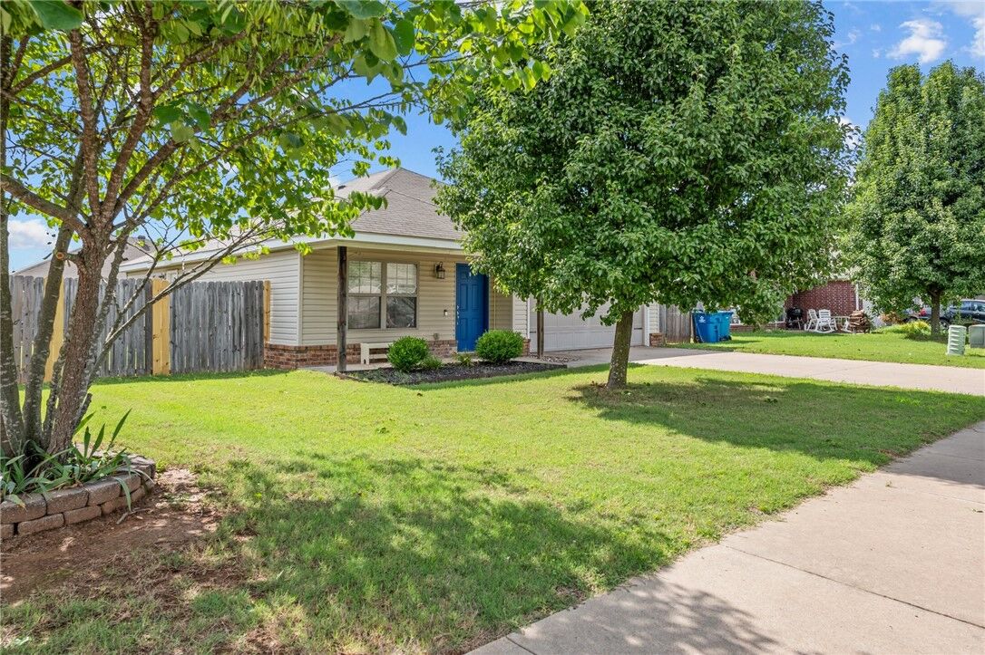 Property Photo: 5406 SW Cherry Creek Road AR 72713