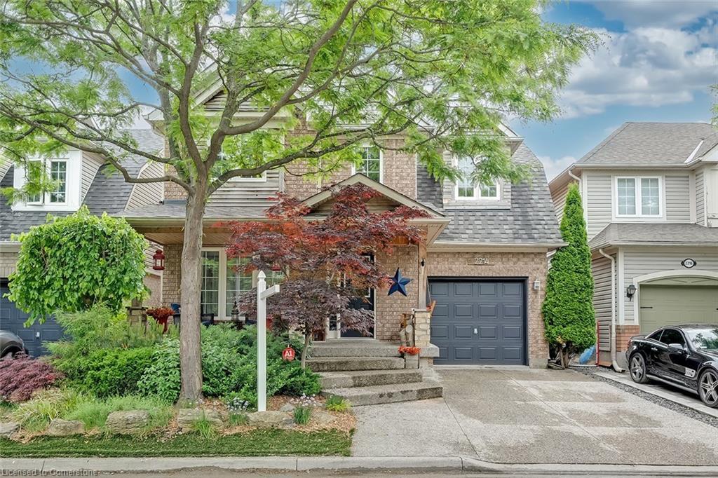 Photo de la propriété: 2214 Kenneth Crescent ON L7L 6V7