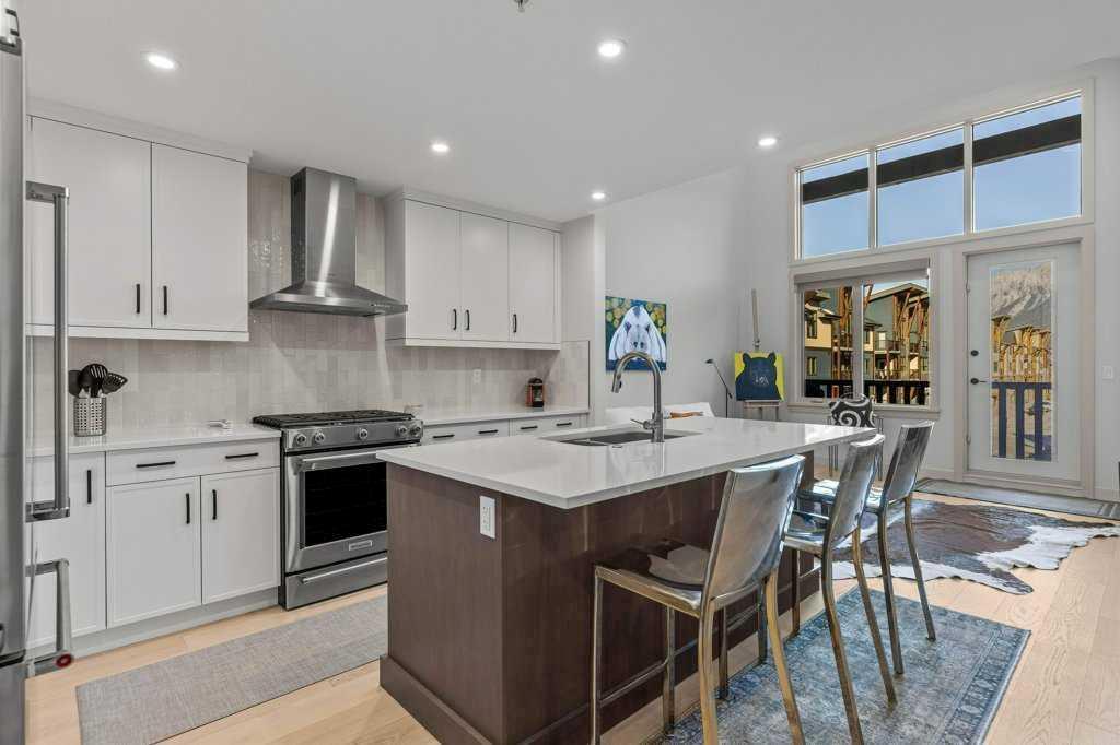 Photo de la propriété:  1315 Spring Creek Gate 306  AB T1W 0N5 