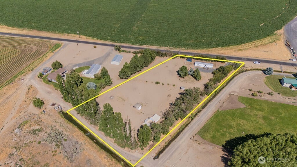 Property Photo: 3404 Road O SW WA 98851