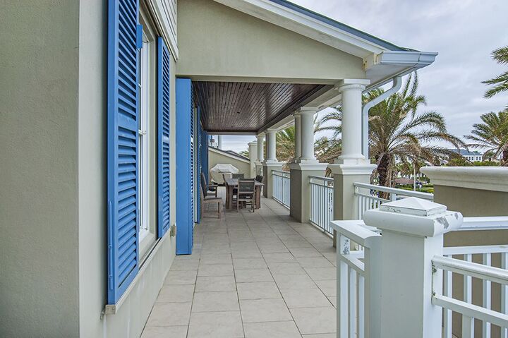 Property Photo: 1010 Easter Lily Lane 204 FL 32963