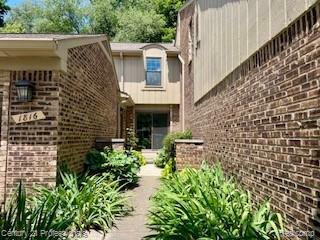Property Photo:  1816 Burning Bush Court  MI 48309 