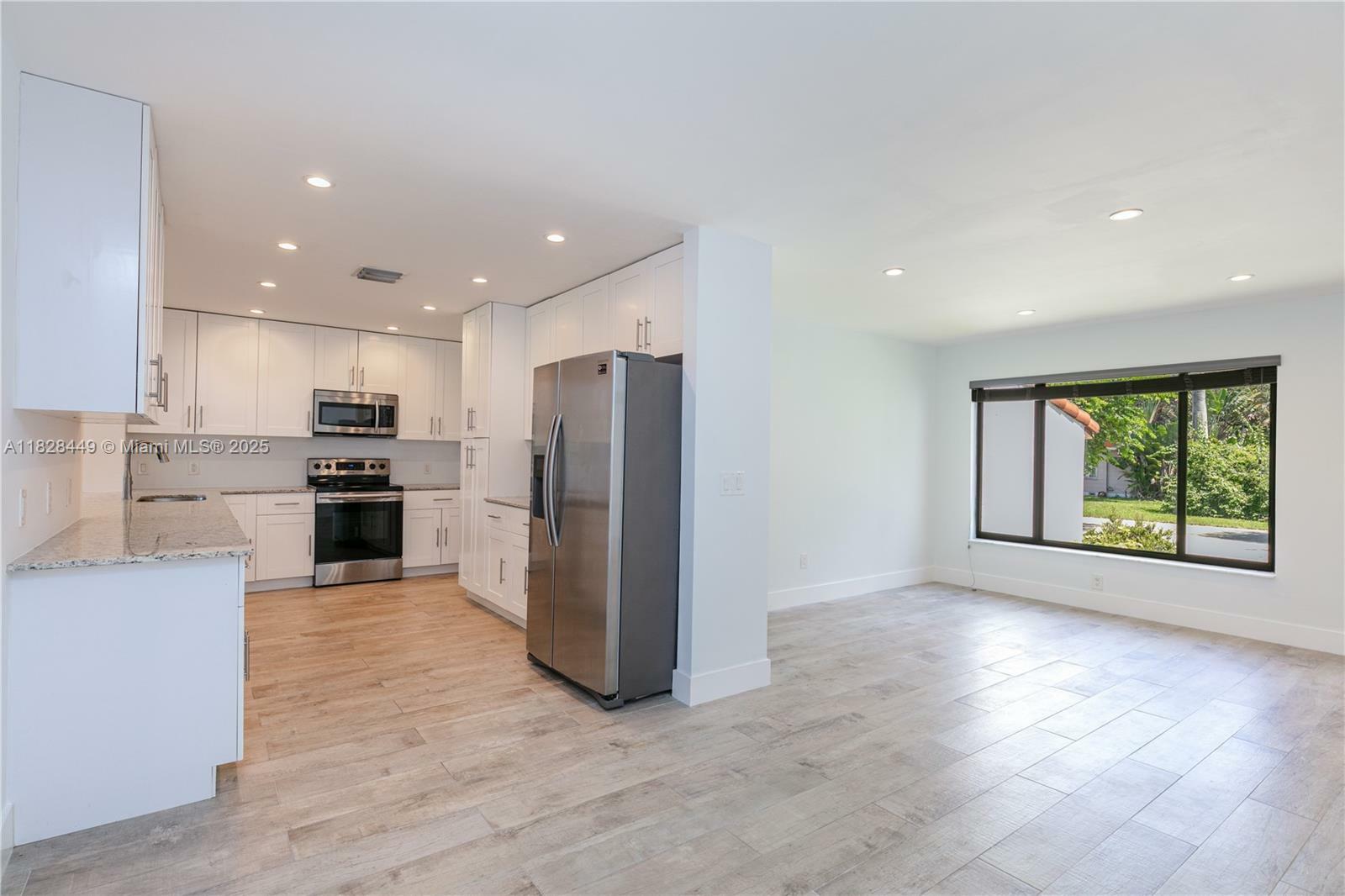 Property Photo:  1116 NE 117th St  FL 33161 