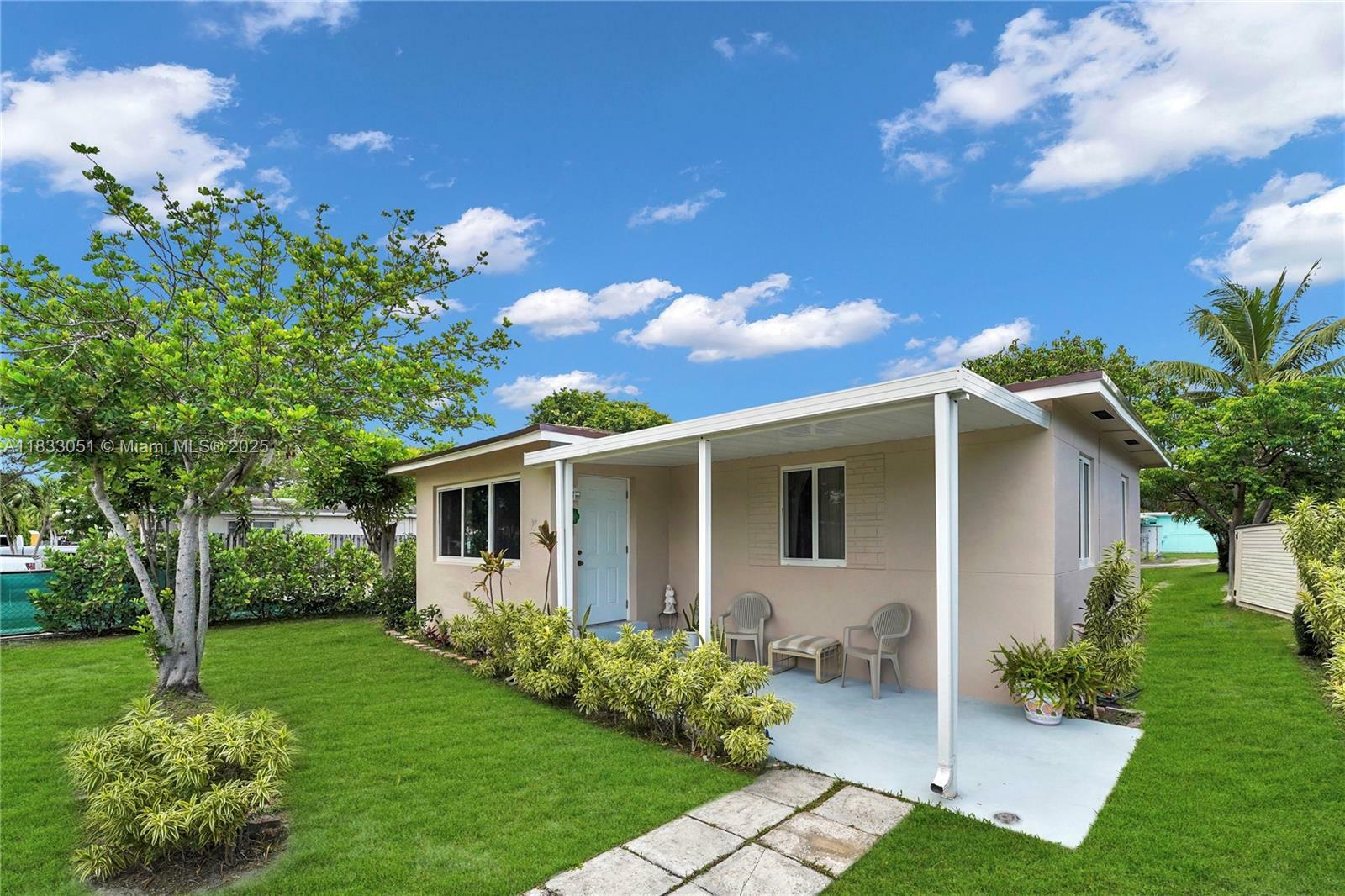 2447 Harding St  Hollywood FL 33020 photo