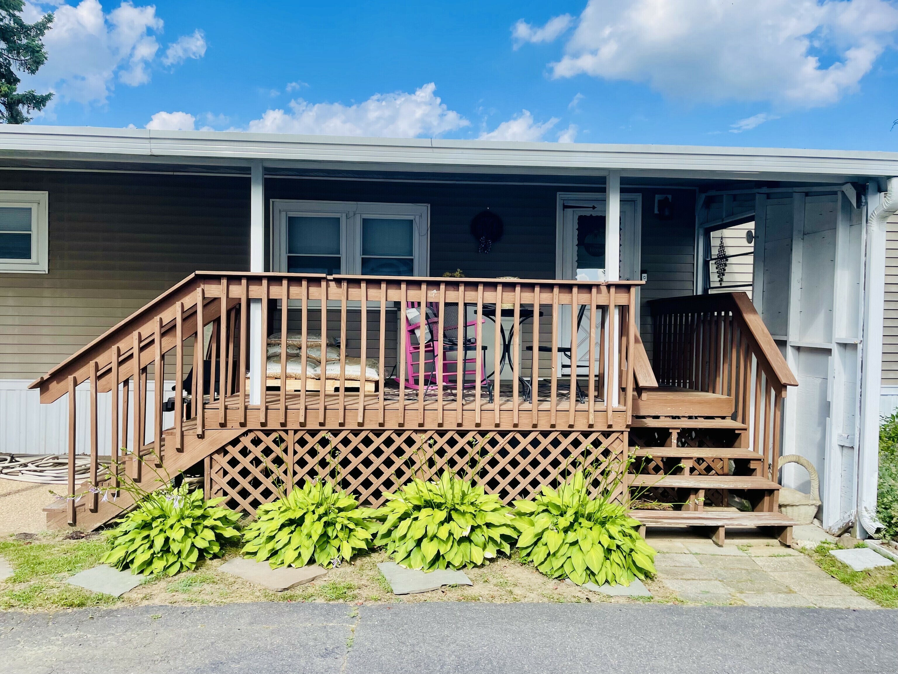 Property Photo:  10 Narragansett Road  CT 06118 