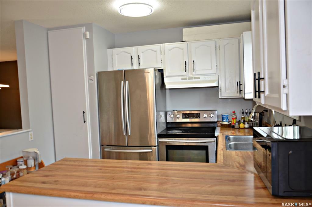 Property Photo:  111 Stacey Crescent  SK S7L 7A6 